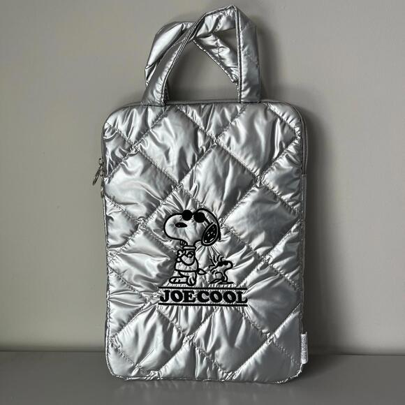 Snoopy 13in Laptop Case in Silver New - Picture 1 of 4